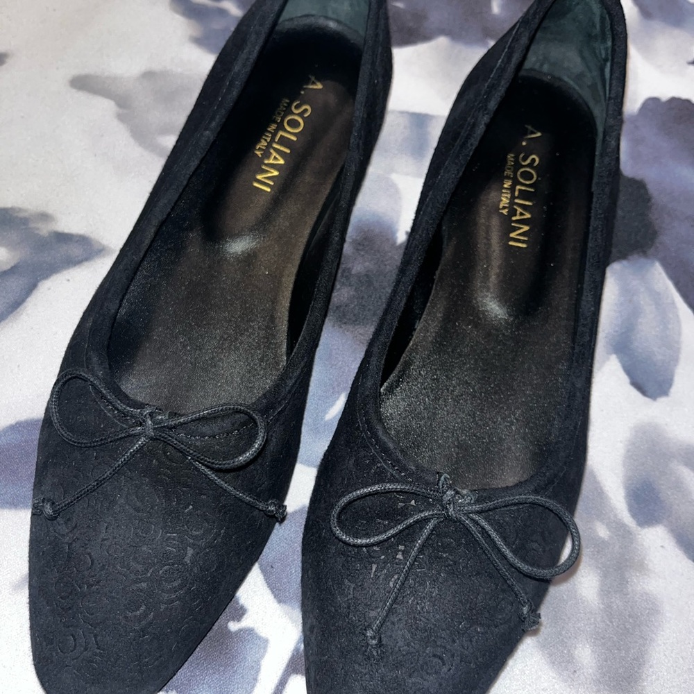 A.soliani suede floral black flat